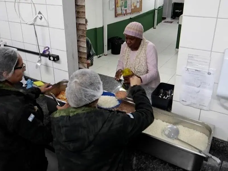 Operação Baixas Temperaturas em Santos reforça atenção a pessoas em situação de rua