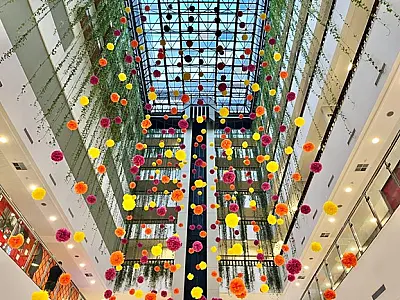 Jardim vertical marca a chegada da Primavera 2023 no Miramar Shopping