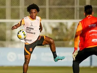 Após classificação na Libertadores, Corinthians encara América-MG com desfalques e dúvidas