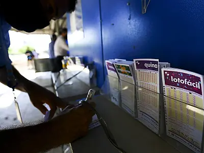Ninguém acerta a Mega-Sena e prêmio acumula para R$ 42 milhões