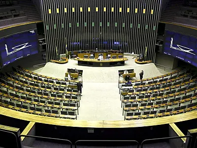 Câmara aprova novas regras para seguro obrigatório de veículos