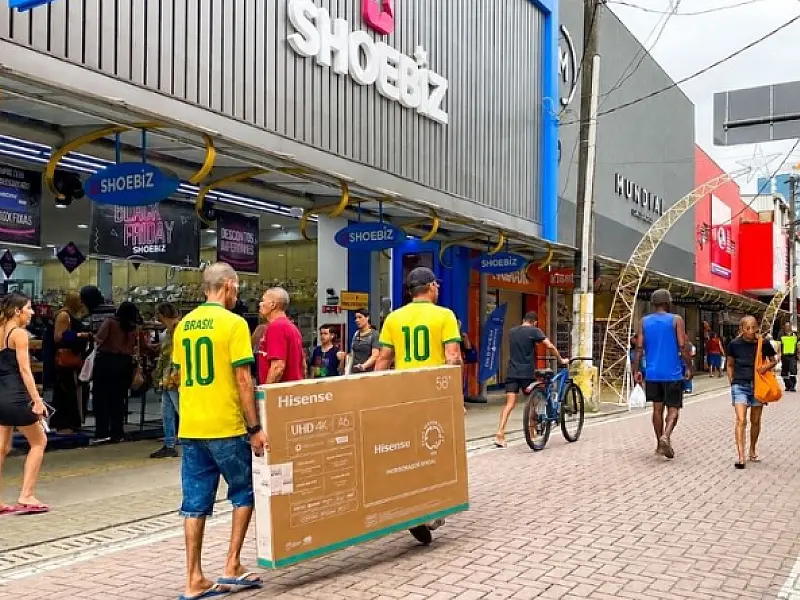 Copa do Mundo aquece comércio de São Vicente com expectativa de 50% de aumento em eletrônicos