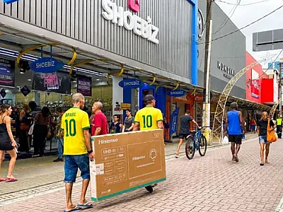 Copa do Mundo aquece comércio de São Vicente com expectativa de 50% de aumento em eletrônicos