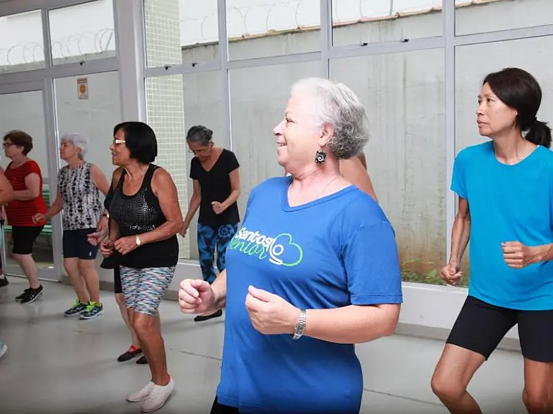 Com 40 vagas, Santos passa a oferecer ginástica 50+ no Rebouças