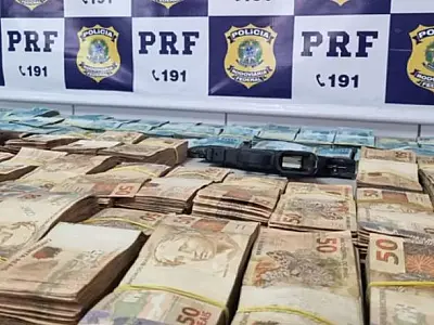 Homem é preso com mais de R$ 700 mil após PRF notar detalhe em carro