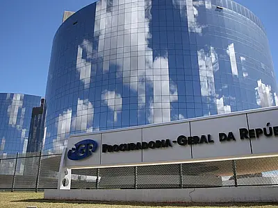 PGR defende legalidade do perdão da pena de Daniel Silveira