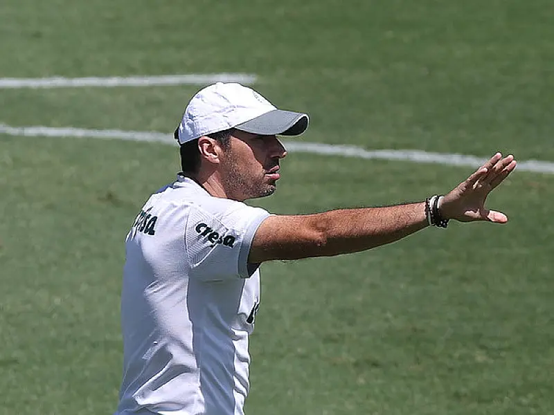 Técnico Abel Ferreira renova com o Palmeiras até 2024