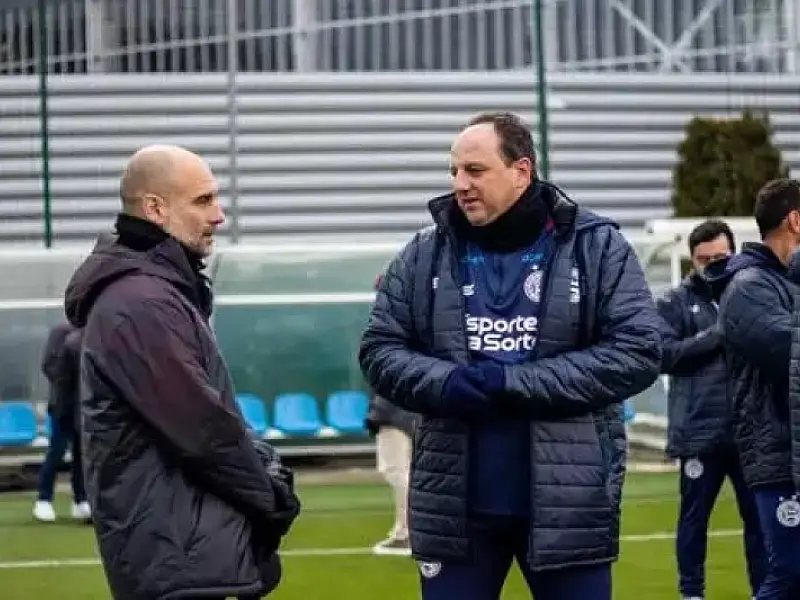 Guardiola chama Rogério Ceni de lenda
