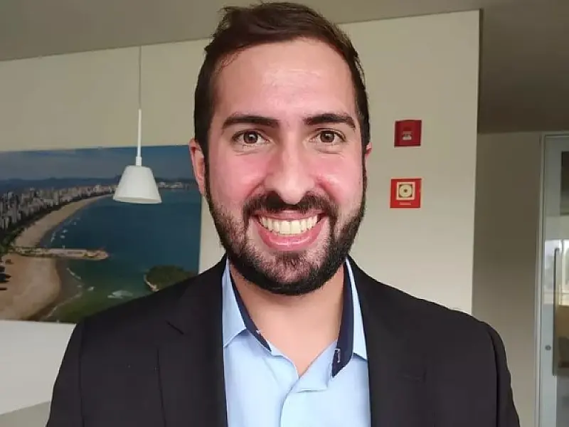 Prefeito Kayo Amado, de São Vicente, é muito criticado na live do Sindest