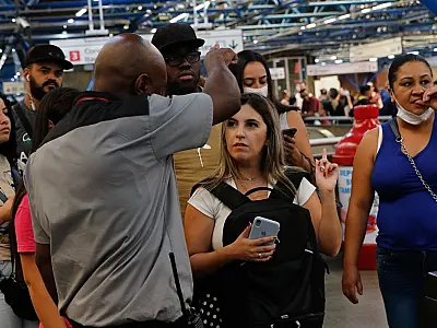 SP: metroviários fazem nova assembleia; linhas funcionam parcialmente