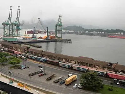 Governo Federal estuda instalar unidade de saúde para caminhoneiros em Santos