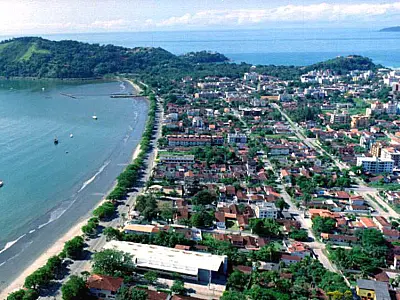 Turistas precisam pagar taxa para visitar Ubatuba com seu veículo