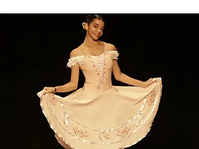 Bailarina de São Vicente faz vakinha para conseguir competir em Florianópolis