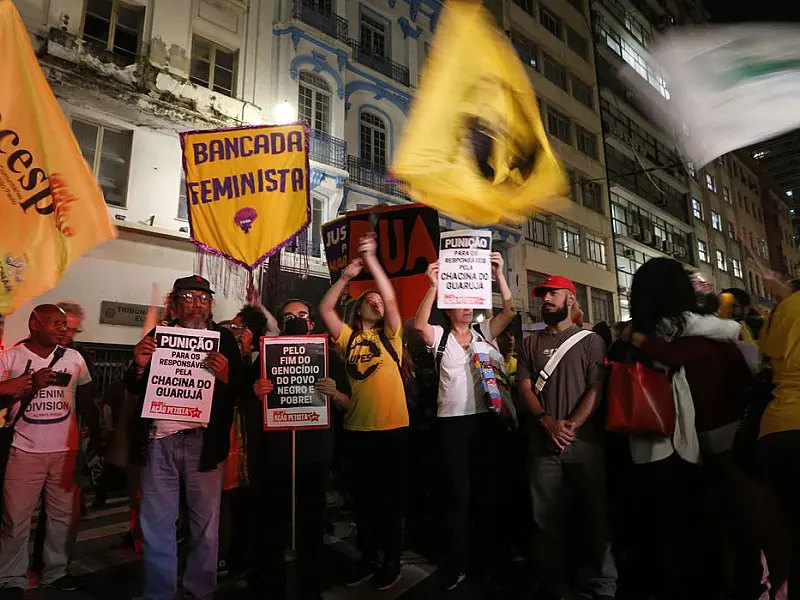 Movimento negro faz ato pedindo fim da Operação Escudo