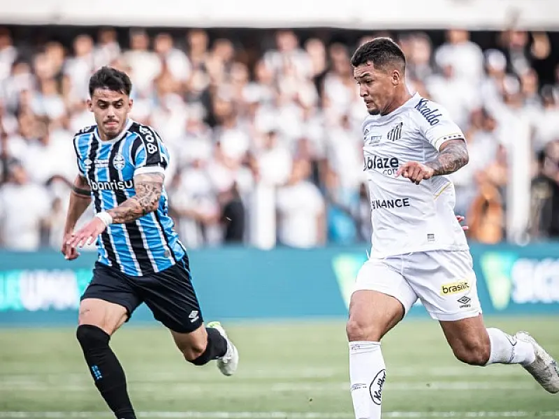 Na Vila, Soteldo entra, dá duas assistências e Santos vira contra Grêmio