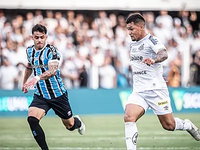 Na Vila, Soteldo entra, dá duas assistências e Santos vira contra Grêmio