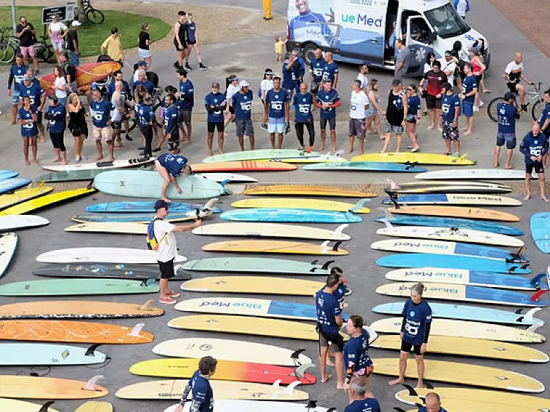 Santos celebra os 34 anos da primeira escola pública de surf do país