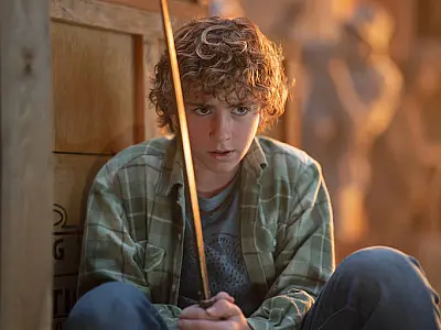 Série 'Percy Jackson' tem roteiro superficial e perde deboche dos livros
