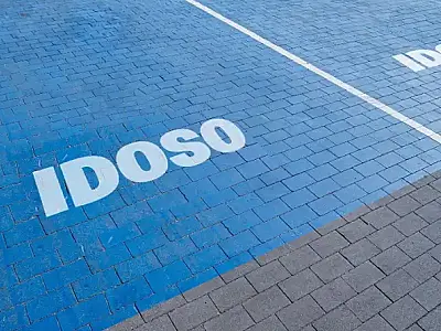 Idosos de São Vicente podem emitir credencial de estacionamento online