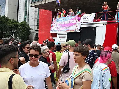 Caminhada trans em São Paulo pede políticas e cobra ação contra mortes