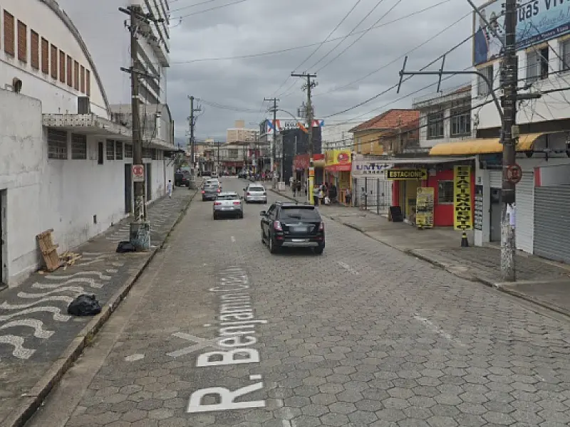São Vicente inicia pavimentação da Rua Benjamin Constant, no Centro da cidade