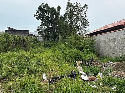 Prefeitura de Mongaguá organiza autuação de imóveis com acúmulo de lixo e má conservação