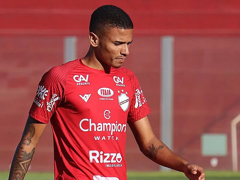 Jogador é banido do futebol por envolvimento em esquema de manipulação