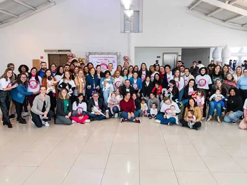 Santos promove encontro de mães e bebês com foco em apoio sustentável à amamentação