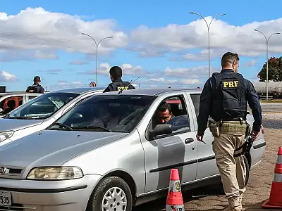 PRF dá dicas de segurança para quem vai pegar a estrada no carnaval