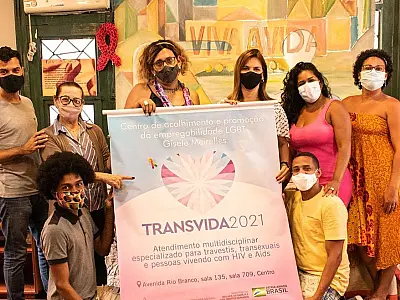 Transexuais se mobilizam para retificar documentos