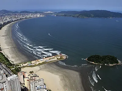 Você sabia que a orla de Santos tem quatro nomes?
