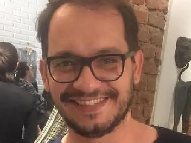 Gosto do mês de Abril. E Abril sempre tem gosto.