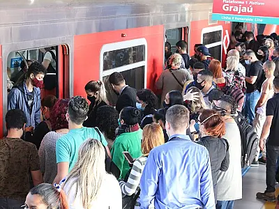 Brasil registra 18,7 mil casos e 175 mortes em 24 horas