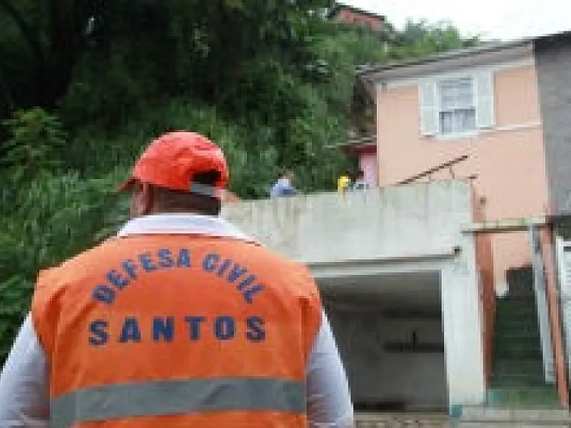 Defesa Civil convida moradores para simulação de alerta em morro de Santos