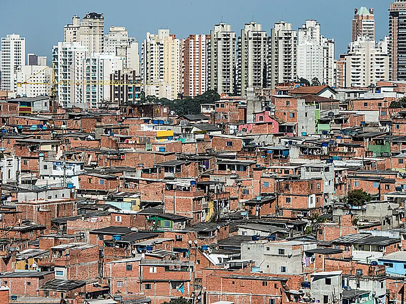 IBGE: apesar da queda acentuada da pobreza, desigualdades se mantêm