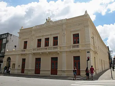 Viva + Saúde para a Longevidade leva show de samba para o Teatro Guarany