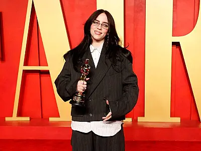 Billie Eilish coloca seguidores nos 'melhores amigos' do Instagram e emociona fã brasileira