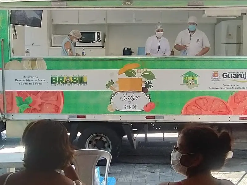 Caminhão Sabor e Renda leva educação alimentar para os bairros