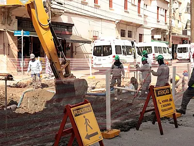Obras do VLT se expandem e trânsito na Região Central de Santos tem novas alterações