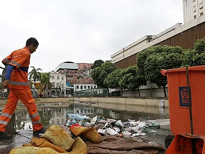 Com fim da greve, garis do Rio farão hora extra para limpar a cidade