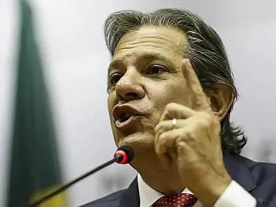 Haddad atribui recente alta do dólar a "muitos ruídos"