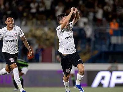 Com golaço, Corinthians vence América-MG e avança à semifinal da Copinha