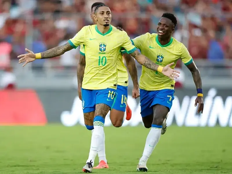 Brasil encara Uruguai na Bahia em último jogo do ano das Eliminatórias