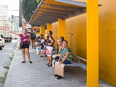 São Vicente investe  e transforma críticas em resultados com quase 200 novos pontos de ônibus