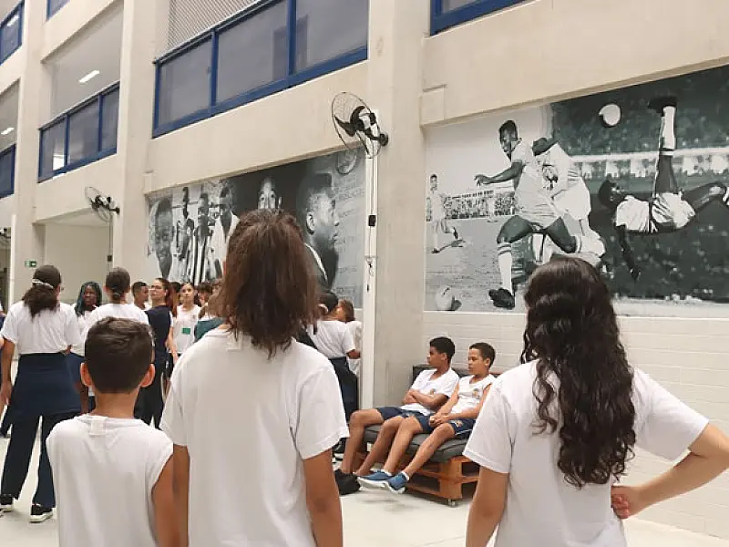 Alunos vivenciam dinâmicas de combate ao bullying em escola de Santos