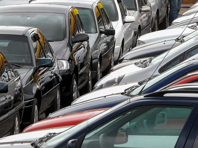 Vendas de veículos novos nacionais ficaram estáveis em agosto