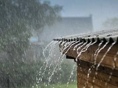 São Paulo terá domingo de sol, mas chuva derruba temperatura e só da trégua no feriado