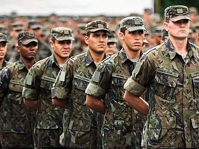 Jovens nascidos em 2004 já podem fazer o alistamento militar