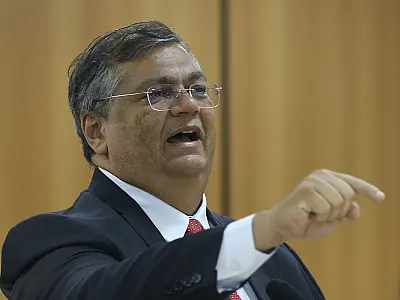 Escola Segura já fez centenas de prisões e apreensões, diz Flávio Dino
