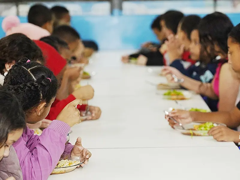 Almoço nas férias: famílias podem solicitar refeições para estudantes até esta sexta-feira